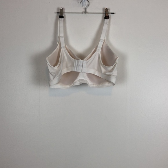 NWT Hanes Comfort Flex Fit wicking cooling white adjustable strap bra Size 3XL - Picture 2 of 2